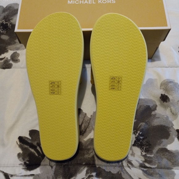 Michael Kors MK Platform Slide Sandals - Picture 5 of 12